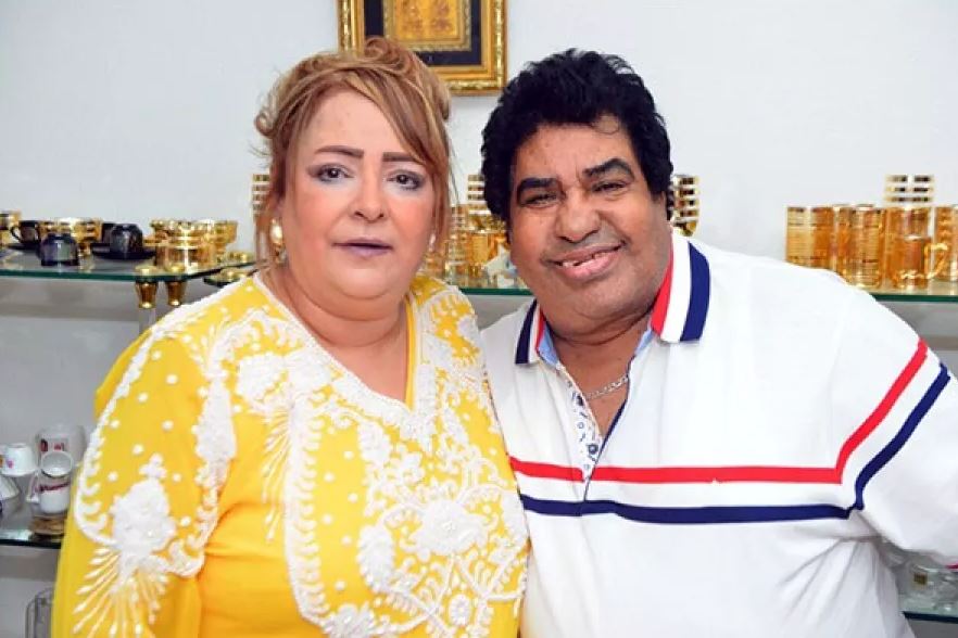 الراحل أحمد عدوية وزوجته
