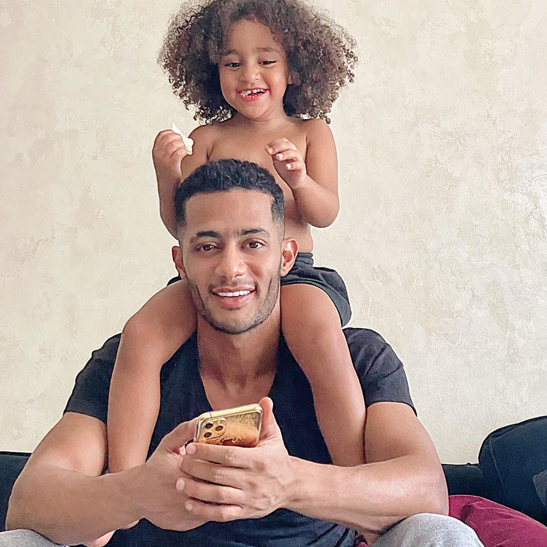 محمد رمضان وابنه علي