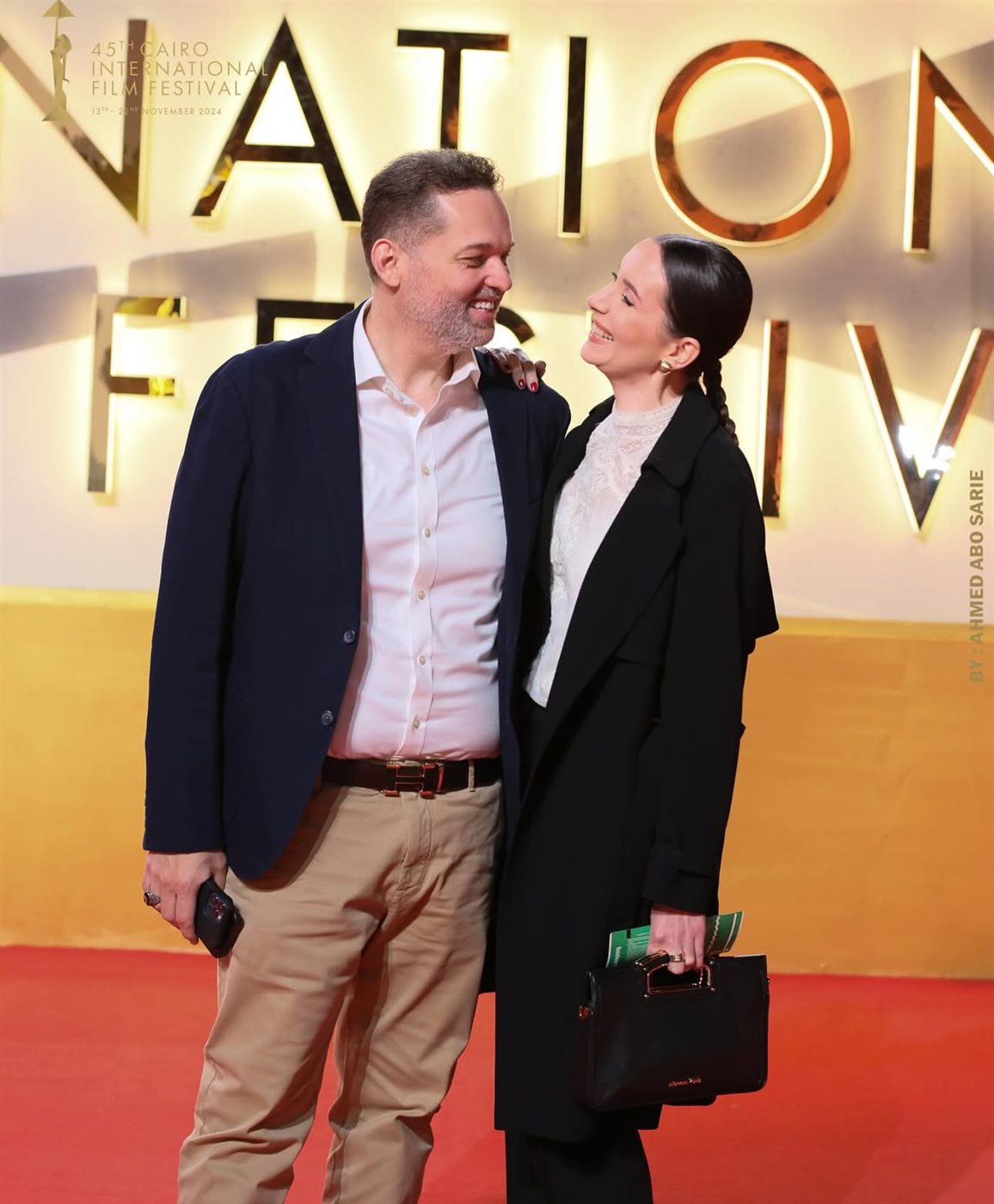 محمد محمود عبد العزيز وزوجته