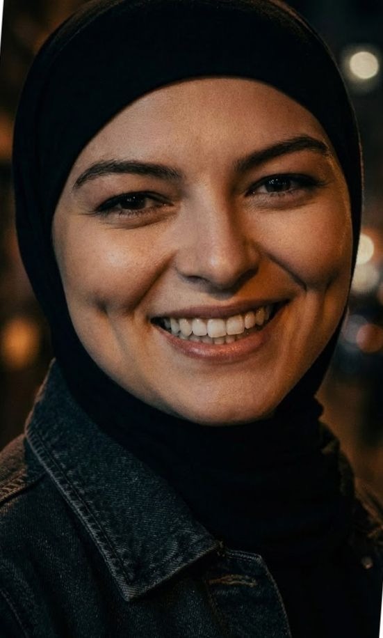 نيفين مندور بالحجاب