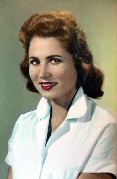 الفنانة زهرة العلا