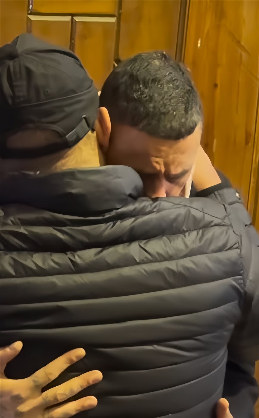 احمد السقا يحتضن احمد الفيشاوي