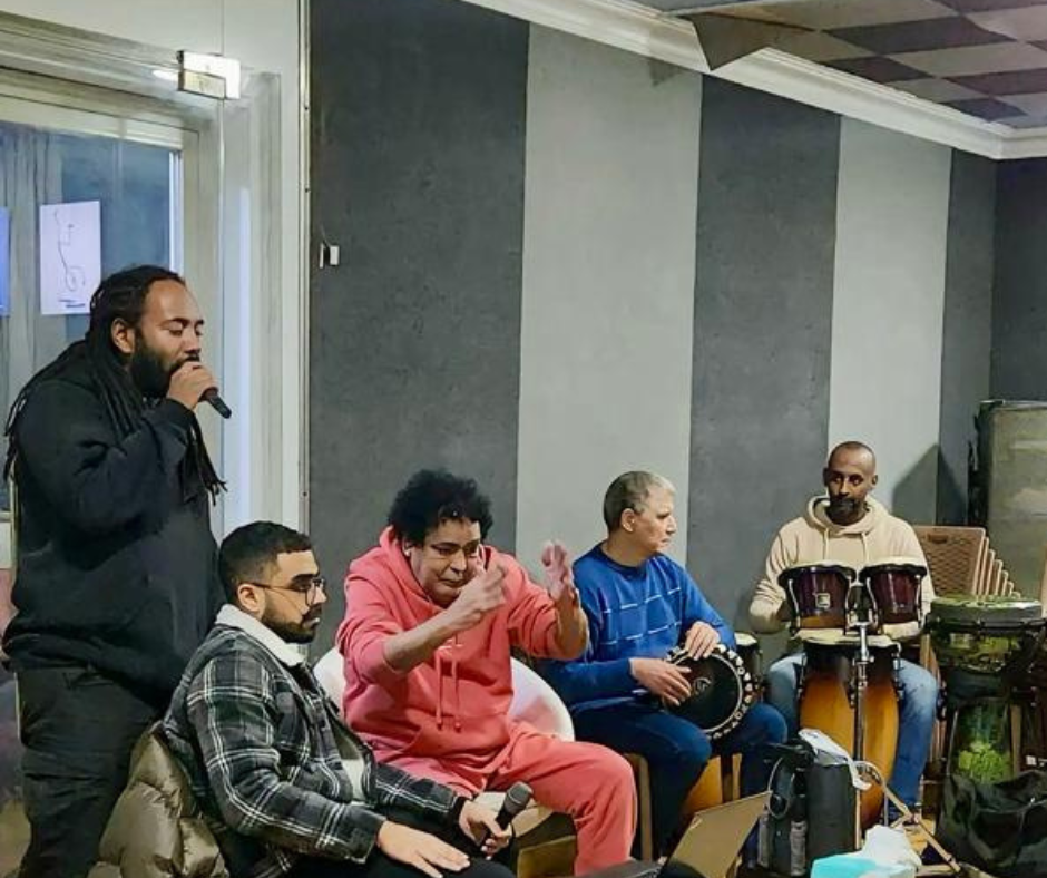 محمد منير خلال البروفة