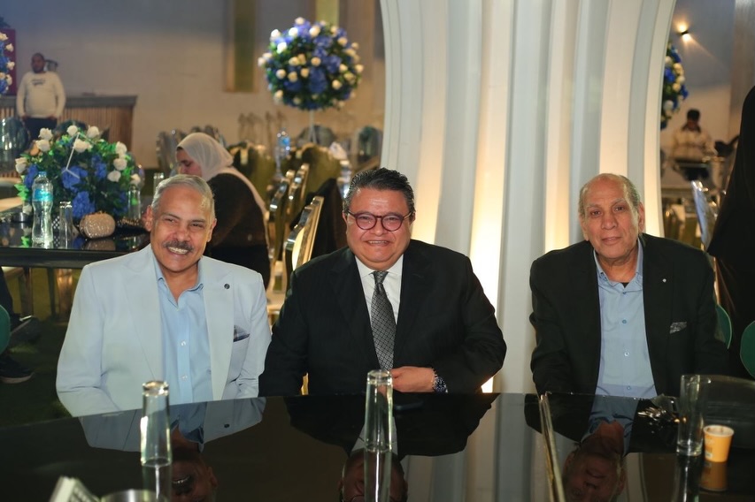 محمد رضوان بصحبة نجوم الفن من حفل خطوبة ابنته ريم