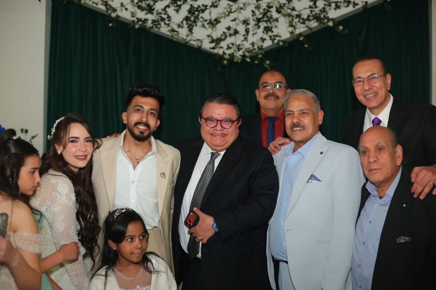 محمد رضوان بصحبة نجوم الفن من حفل خطوبة ابنته ريم