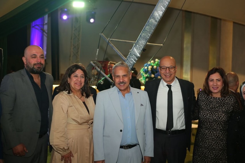 محمد رضوان بصحبة نجوم الفن من حفل خطوبة ابنته ريم