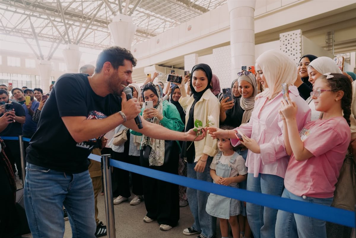 حفل عزيز مرقة داخل محطة مترو عدلي منصور