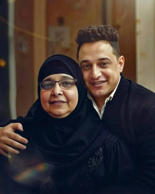 رضا البحراوي ووالدته