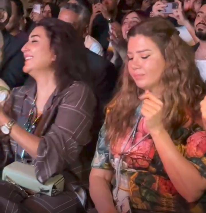 وفاء عامر ورانيا فريد شوقي في حفل أحمد حمادة بساقية الصاوي