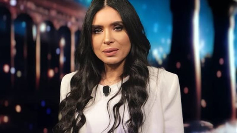 الراقصة دينا