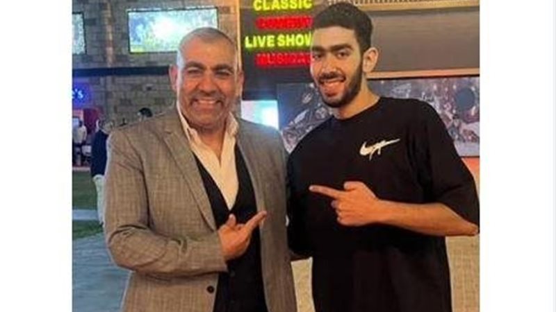 محسن منصور وابنه