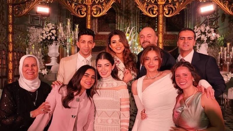 ملك أحمد زاهر و عائلتها