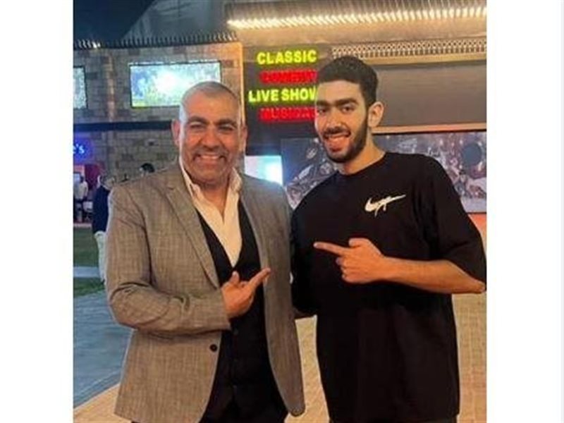 محسن منصور وابنه