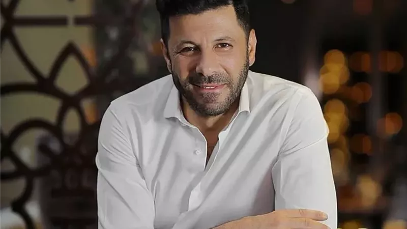 الفنان إياد نصار