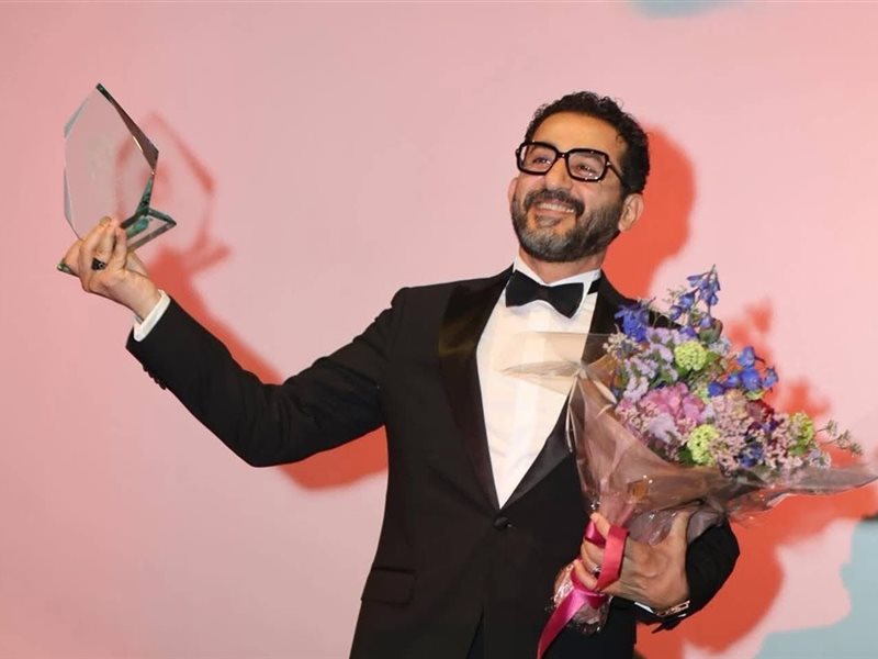 أحمد حلمي اثناء تكريمه