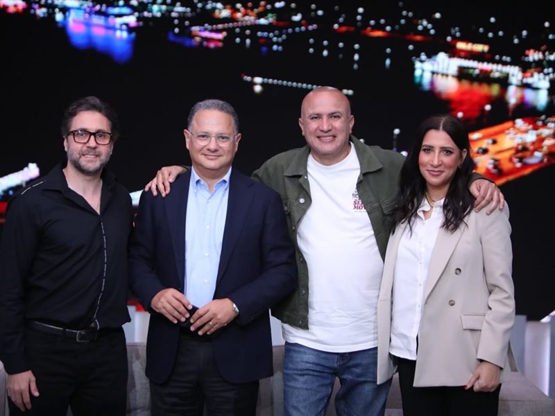 أبطال و صناع مسلسل