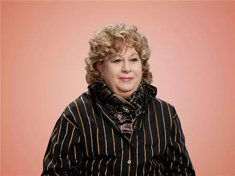 الفنانة سمية الألفي