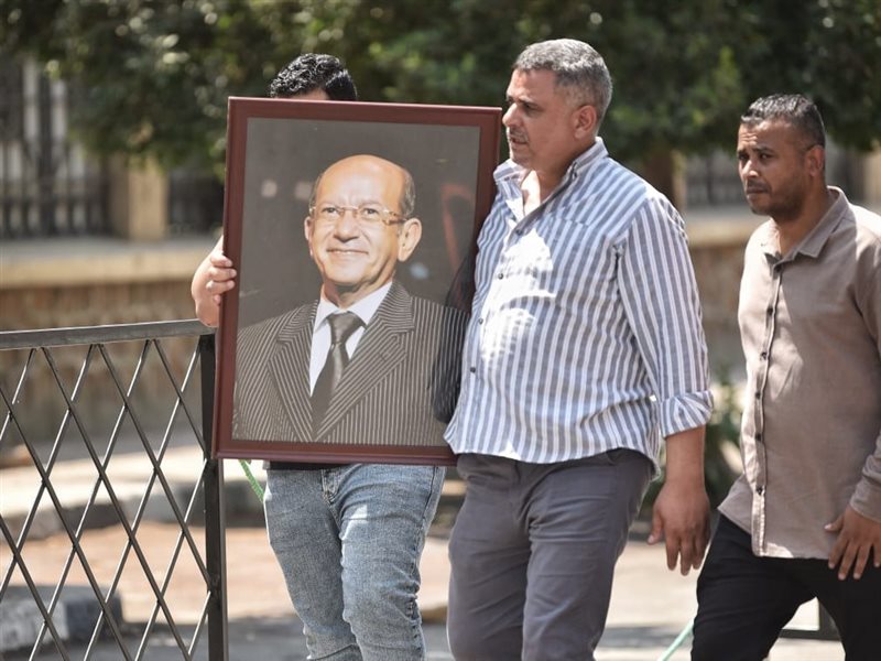 من جنازة الفنان لطفي