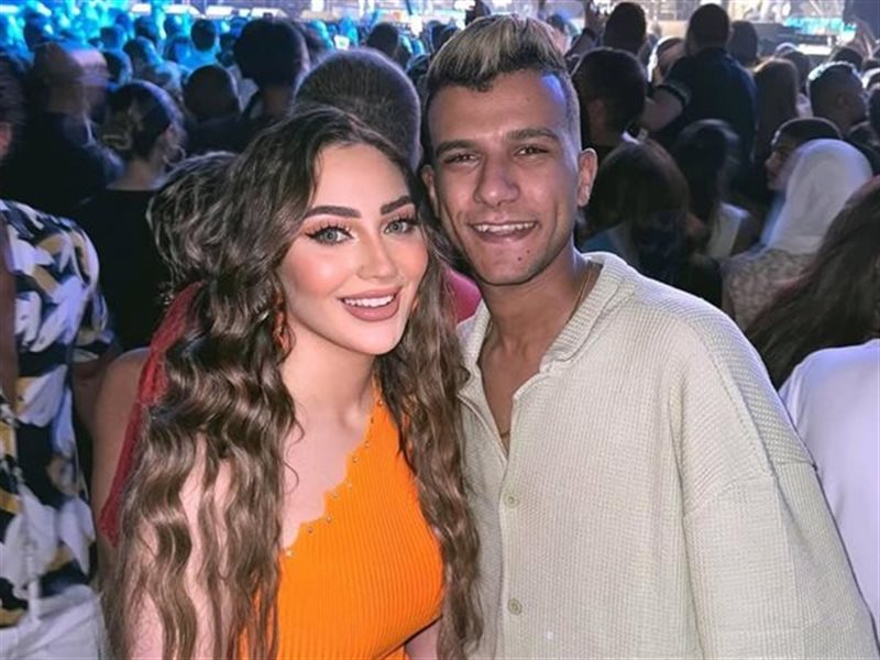 عصام صاصا وزوجته