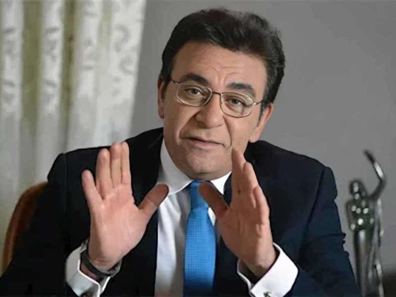 الإعلامي عاطف كامل