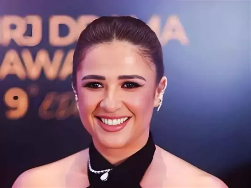 ياسمين عبد العزيز