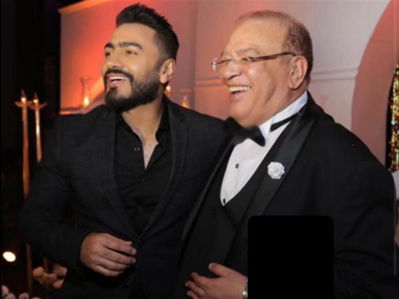 صلاح عبدالله يدعم تامر حسني برسالة مؤثرة بعد أزمته الصحية.. ماذا قال؟!