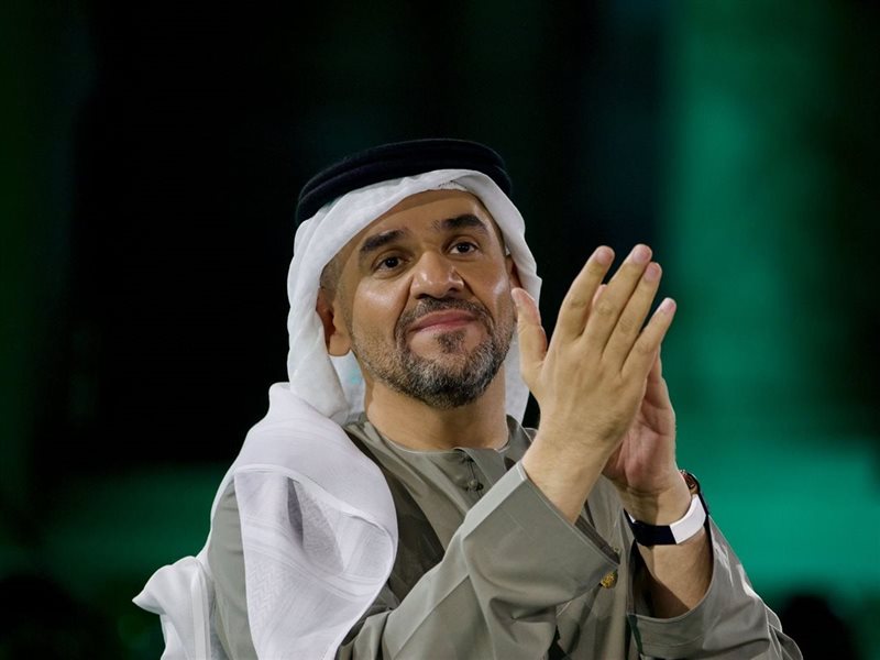 حسين الجسمي يحتفي بعيد الاتحاد الـ54 في خورفكان .. حضور كامل العدد وليلة وطنية عائلية راقية تتصدر الترند