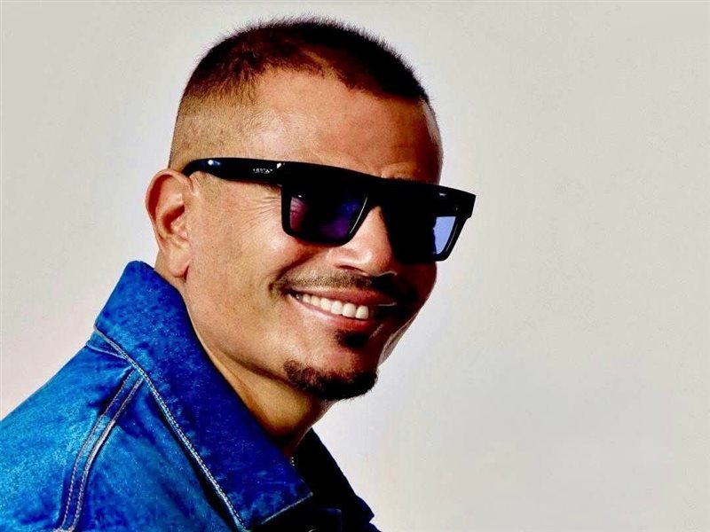 عمرو دياب يتصدر منصات الموسيقى العربية  في 2025 بعد تجاوز 3 مليارات استماع