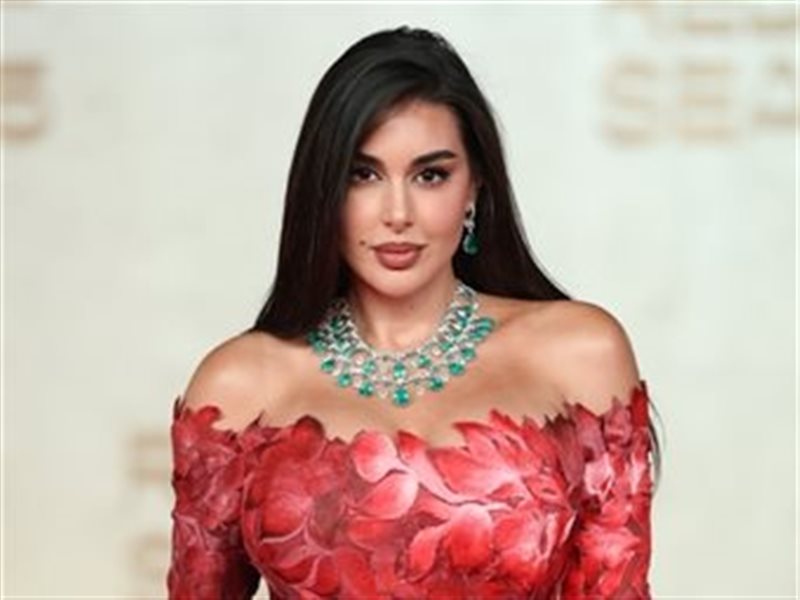 ياسمين صبري تخطف الأنظار على السجادة الحمراء بافتتاح مهرجان البحر الأحمر السينمائي