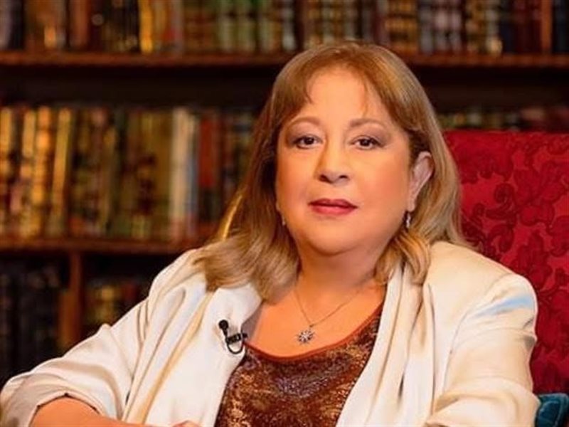 الفنانة سمية الألفي 