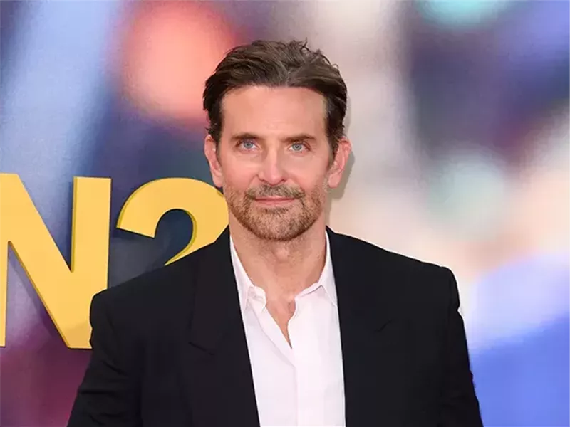 بعد تغير ملامحه.. هل أجرى برادلي كوبر عملية تجميل؟