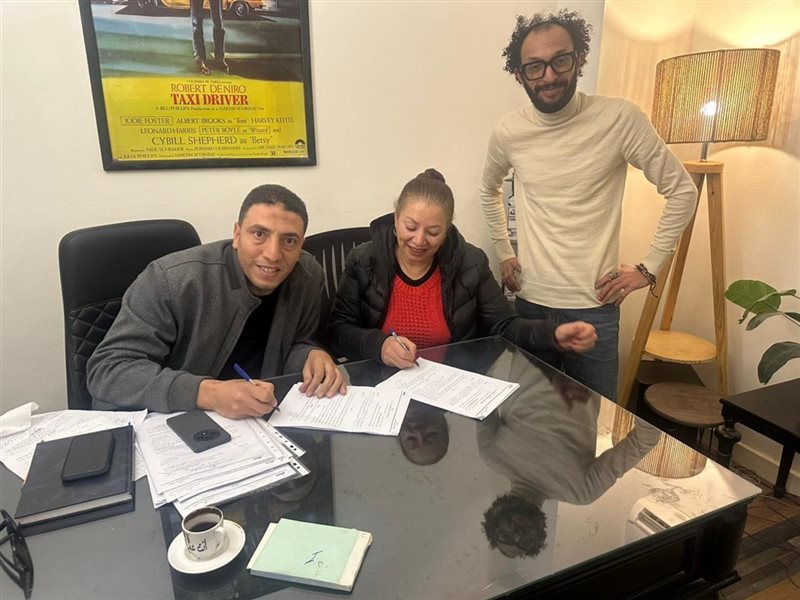 انتصار أثناء تعاقدها