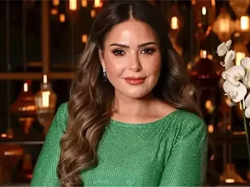 الفنانة صابرين