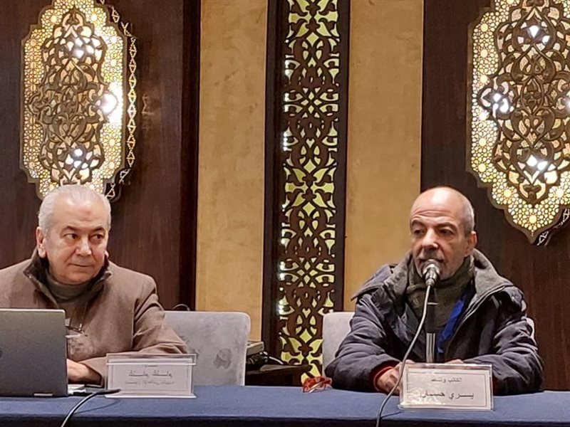 في الندوة الثالثة عشرة من مهرجان المسرح العربي.. مخرج