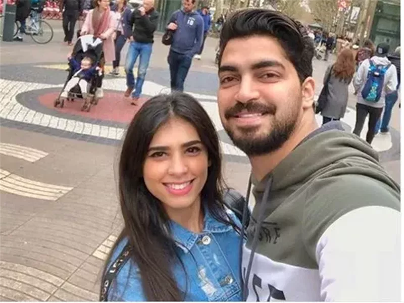 مينا عطا وزوجته