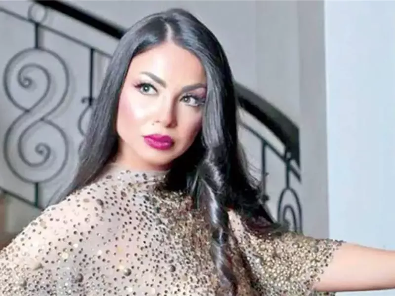 دوللي شاهين 