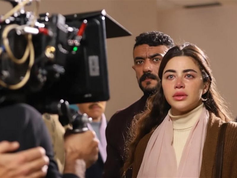 أحمد العوض ويارا السكري 