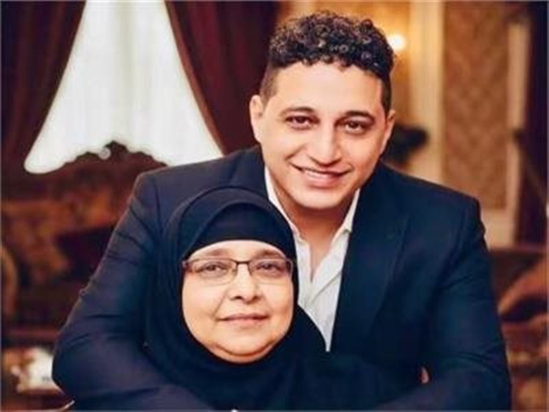 وفاة والدة المطرب رضا البحراوي.. تعرف على موعد الجنازة والعزاء