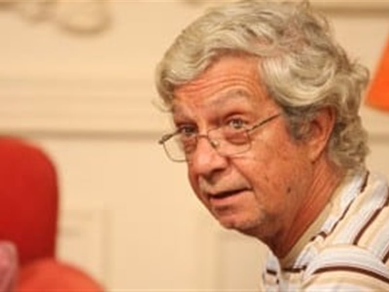 ذكرى ميلاد المخرج الكبير نادر جلال: أيقونة السينما والتلفزيون المصري