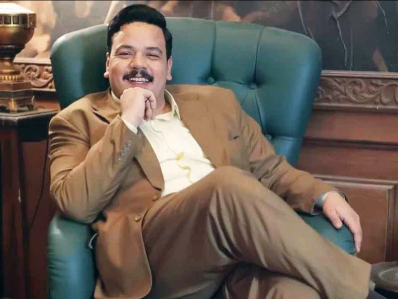 مصطفى غريب يُنافس عبر الراديو بمسلسل 