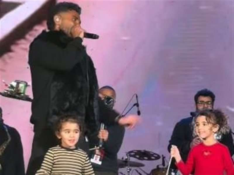 أحمد سعد مع ابنتيه