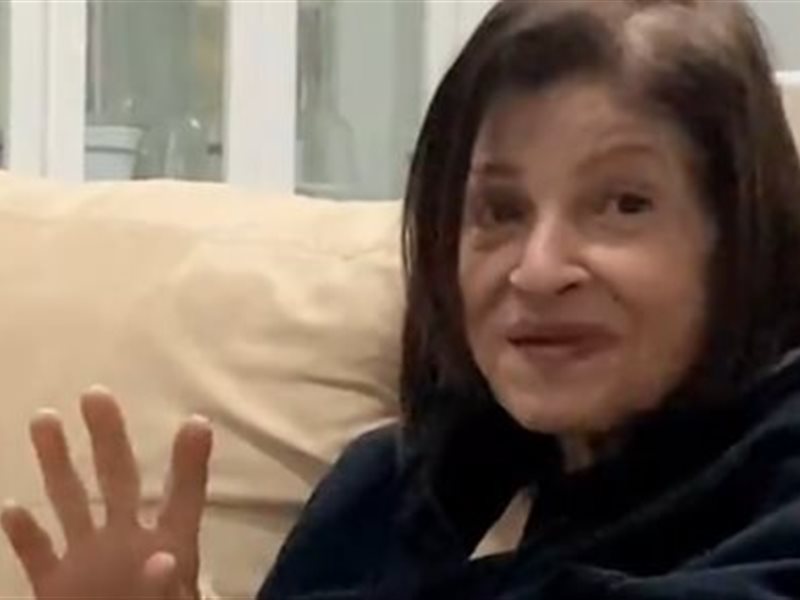 بعد سنوات من الغياب.. عودة مفاجئة للفنانة عائشة الكيلاني 