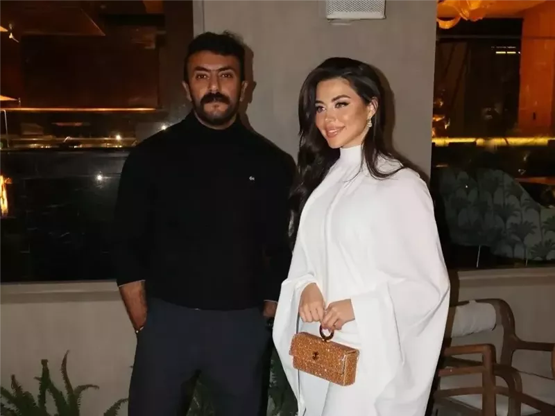 أحمد العوضي ويارا السكري