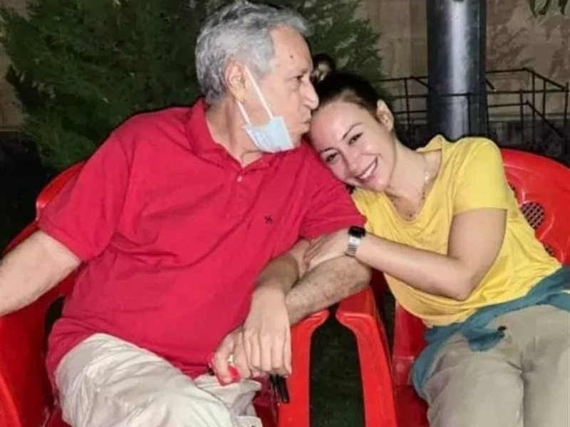 منة شلبي ووالدها 