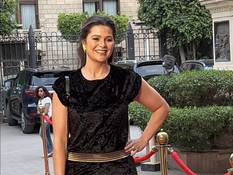 يسرا اللوزي