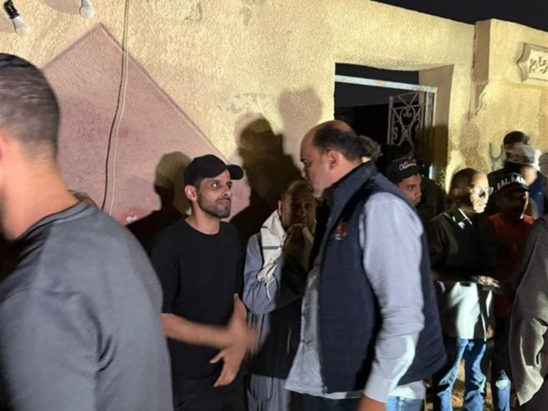 حمدي الميرغني في جنازة والده 