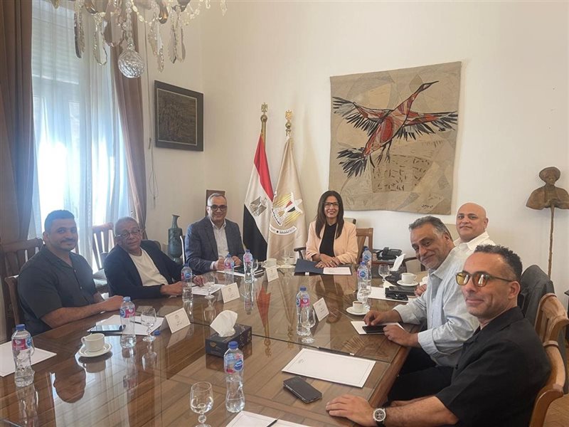 اجتماع صناع السينما مع وزيرة الثقافة