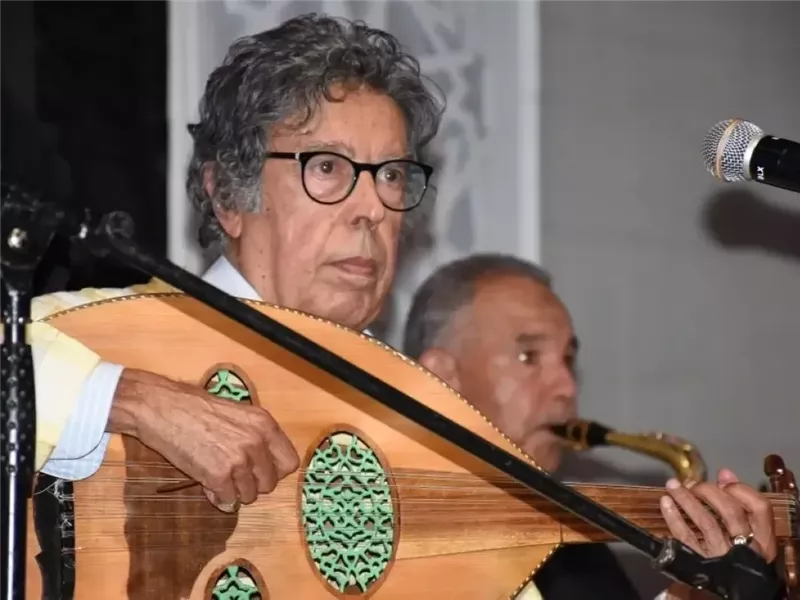 تعاون مع العندليب في أغنية وحيدة.. وفاة عبدالوهاب الدكالي عميد الأغنية المغربية بعد مسيرة إبداع دامت 6 عقود
