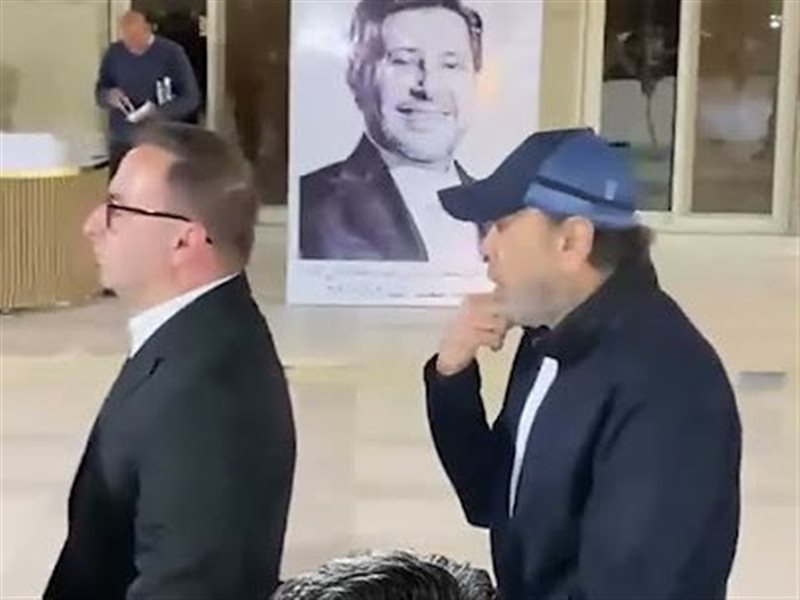 ظهور مؤثر لـ خالد عجاج في عزاء هاني شاكر.. الحزن يسيطر على ملامحه