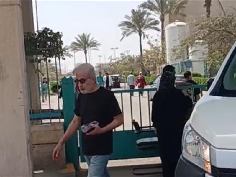 تشييع جثمان عبدالرحمن أبو زهرة من مسجد الشرطة بالشيخ زايد.. ومفيد عاشور يرافقه في لحظات وداع مؤثرة